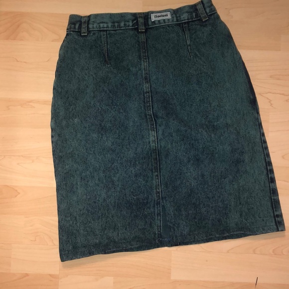 Vintage high waisted jean skirt - Picture 2 of 2